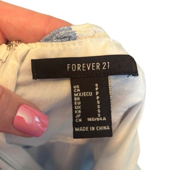 Forever 21 Blue and Cream Striped Dress Size Small (S) - Picture 6 of 6